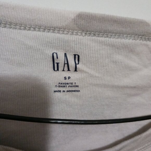 Gap Long Sleeve White and Gray Camo Favorite T-Shirt Women's Size S/P - Picture 3 of 4